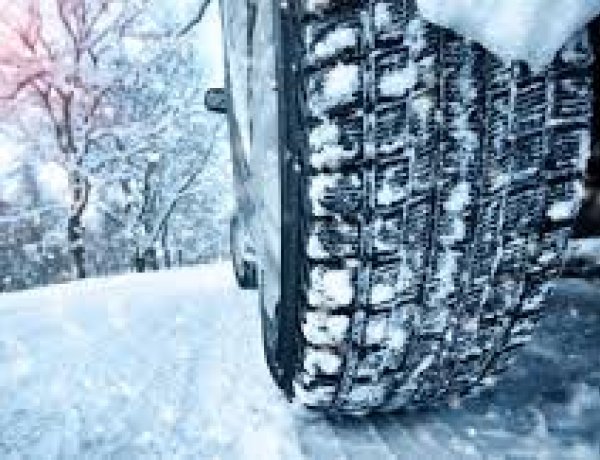 Még nyári abroncsa van? Esetleges baleset után a biztosító megtagadhatja a kifizetést...