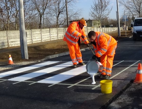 A végéhez közelednek az új körforgalom építési munkálatai a 36-os főúton