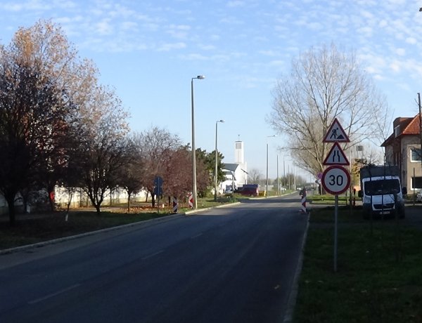 Új gyalogos-átkelőhelyet alakítanak ki a Szalag utcán