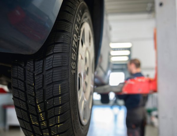 Tájékoztató füzet hívja fel a figyelmet a járművek téli felkészítésére