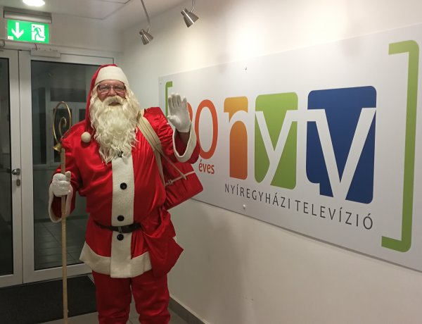 „Mindig jelen van a meghittség a Mikulásházban” – A Nyíregyházi TV-ben járt a Mikulás