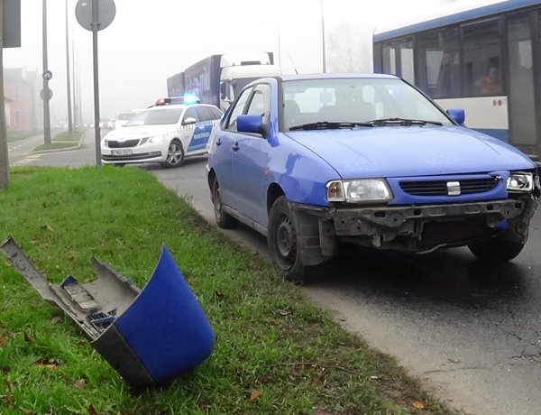 Baleset történt szerda reggel a Bethlen Gábor utcán, jelentős az anyagi kár