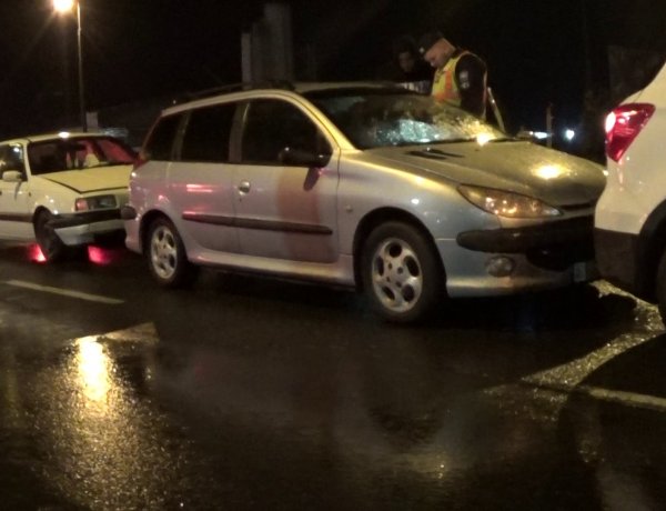 Hármas ráfutásos baleset történt csütörtök este az Orosi úton