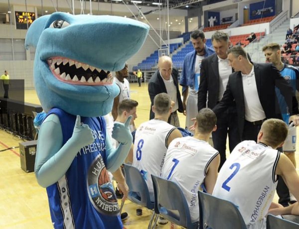 Zsinórban a nyolcadik győzelem - a BKG Prímát is felfalták a Cápák! 