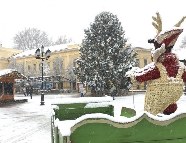 Leesett az első hó Nyíregyházán – Hótakaró alatt a belváros!