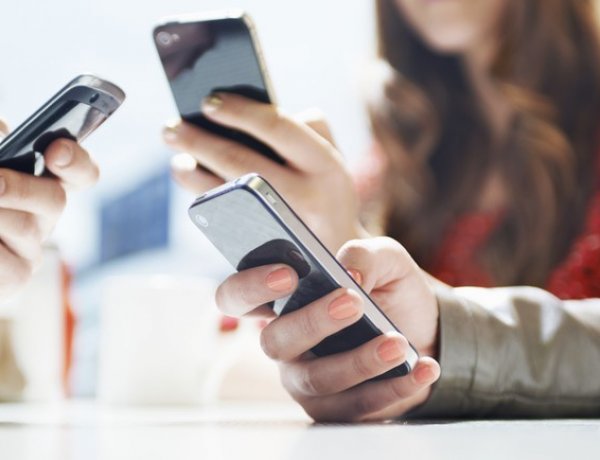 Mobilappot hozott a Mikulás a Polgármesteri Hivatal ügyfeleinek