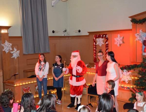 Mikulás ünnepség a Nyíregyházi Törvényszéken - Több mint hatvan gyermek várta