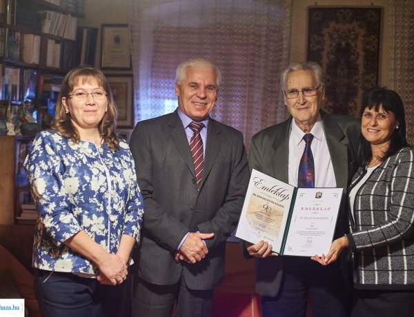 A 90 éves Dr. Bánszki István Kálmánt köszöntötték születésnapja alkalmából