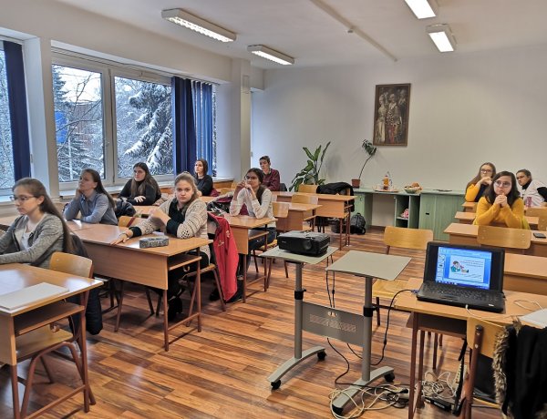 Helyesírásban versenyeztek a középiskolások az egyetemen, íme az eredmények!