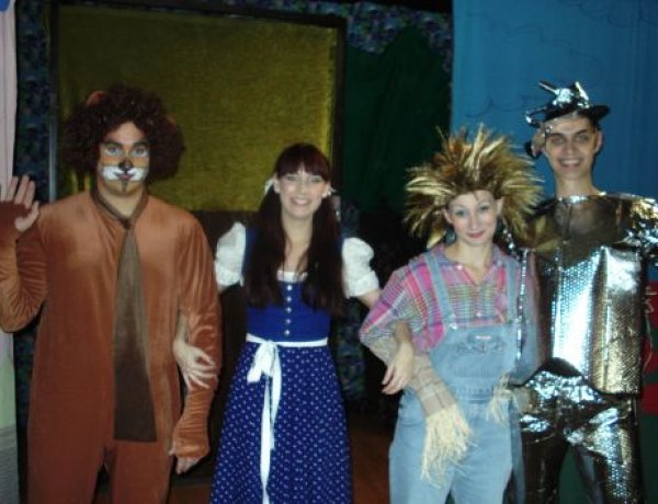 Óz, a nagy varázsló a Váci Mihály Kulturális Központ színpadán