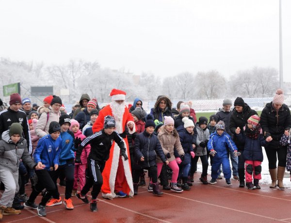 Idén is megrendezték a Mikulásfutást – Együtt mozogtak kicsik és nagyok