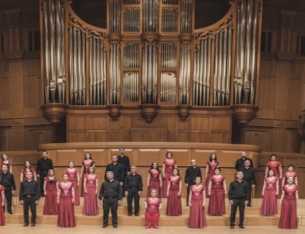 A Nyíregyházi Cantemus Kórus adventi hangversenye Oroson, a római katolikus templomban 