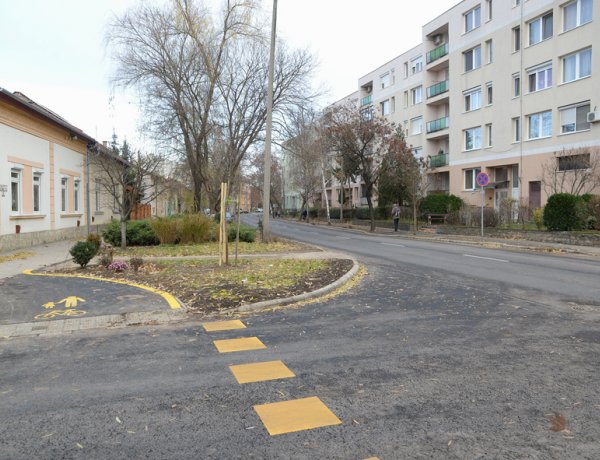 Megújult a Szarvas utca jelentős szakasza is - A Korányin még folytatják a munkát