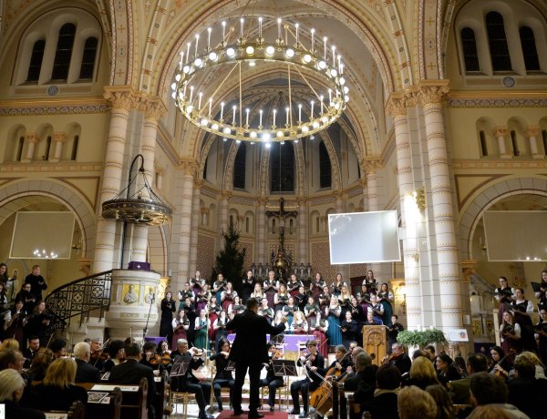 Varázslatos hangulatú volt a Városi Karácsonyi Koncert      