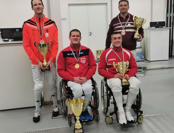 Tarjányi István a párbajtőr bajnoka - a nyíregyházi sportoló kardban harmadik lett