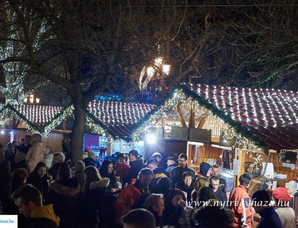 Már csak pár napig látogathatók az Aranykapu Népművészeti Egyesület kreatív alkotásai