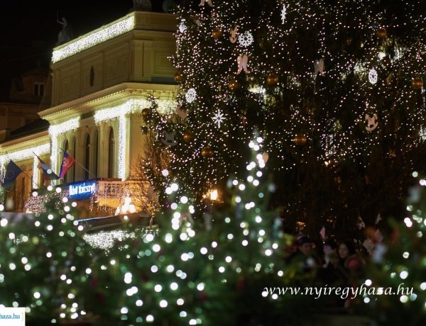 Karácsonyi videóüzenet önöknek önöktől - Boldog Karácsonyt Nyíregyháza!