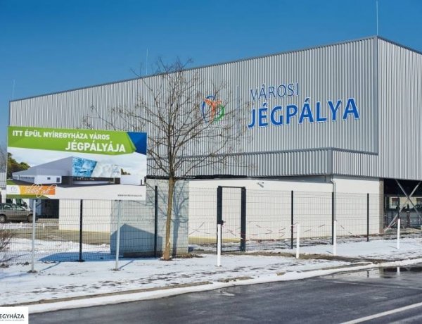 Minden nap nyitva tart a Nyíregyházi Városi Jégpálya - Korcsolyázásra fel!