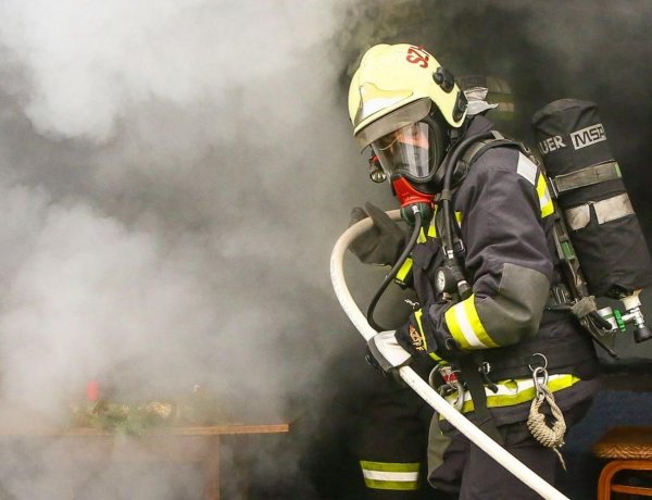 Hasznos tanácsok, hogyan ne a tűzoltókkal szilveszterezzen! 
