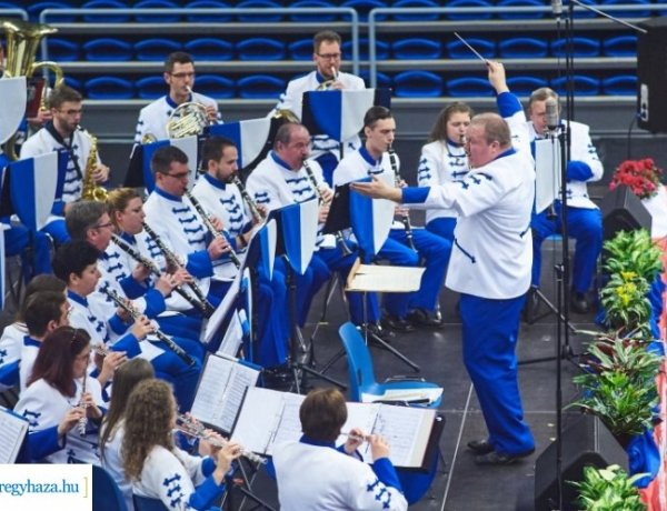 Újévi Koncert január elsején 17 órától  a Continental Arénában