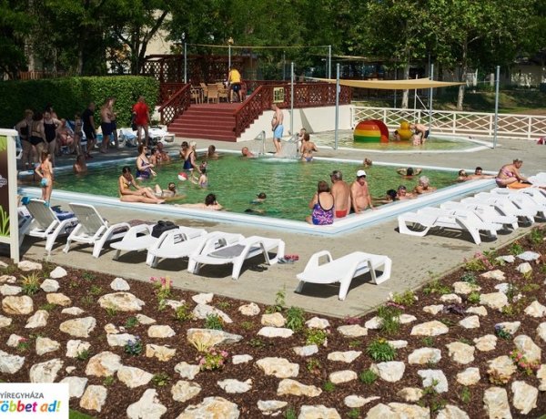 Nyáridéző a hideg hónapokra - 250 millió forintból újult meg a Tófürdő