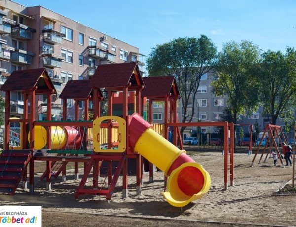Emlékszik még rá? - Ősszel átadták Nyíregyháza századik játszóterét
