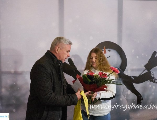 A 20 000. látogató a szezonban - népszerű a Városi Jégpálya a fiatalok körében