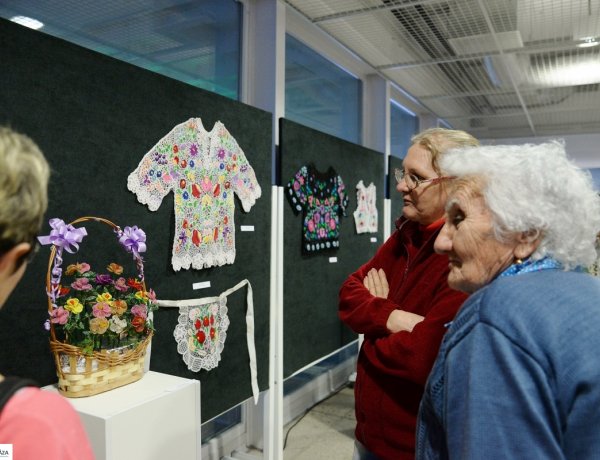 Kiállítás az „Alkotó Idősek" című pályázatra benyújtott munkákból