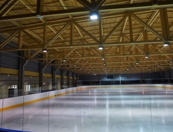 Napelem a Városi Jégpályára - megújuló energiát használnak majd a létesítményben