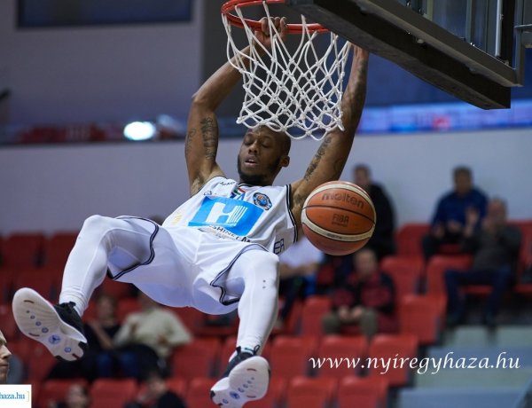 Rangadó - Veszprémben is nyert a listavezető Hübner Nyíregyháza BS