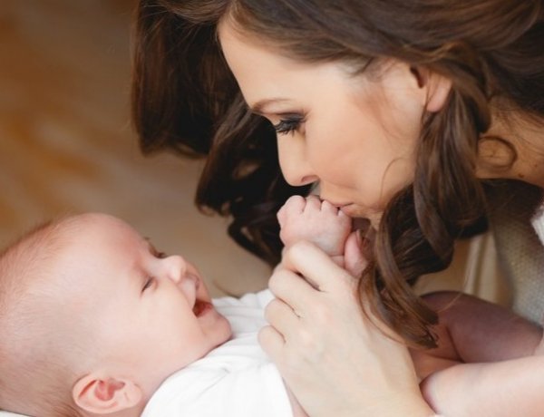 Ezek most a legnépszerűbb és legkülönlegesebb babanevek – Kloé és Maximusz az újak között