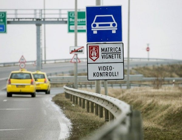  Már csak a hónap végig érvényesek a 2019-ben megváltott éves úthasználati jogosultságok