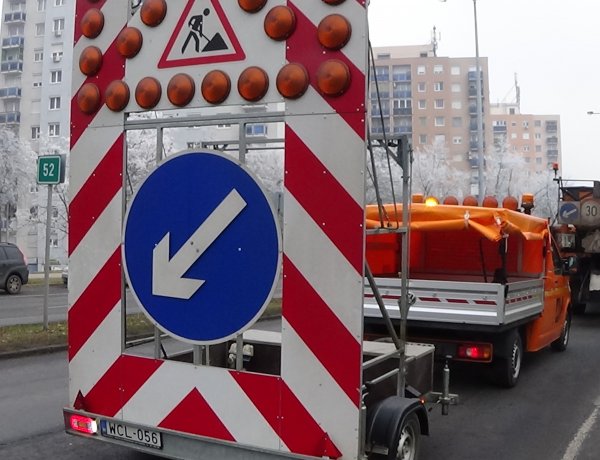Hidegkátyúzási munkálatokat végez a Magyar Közút a Ferenc körúton – Forgalomkorlátozás!
