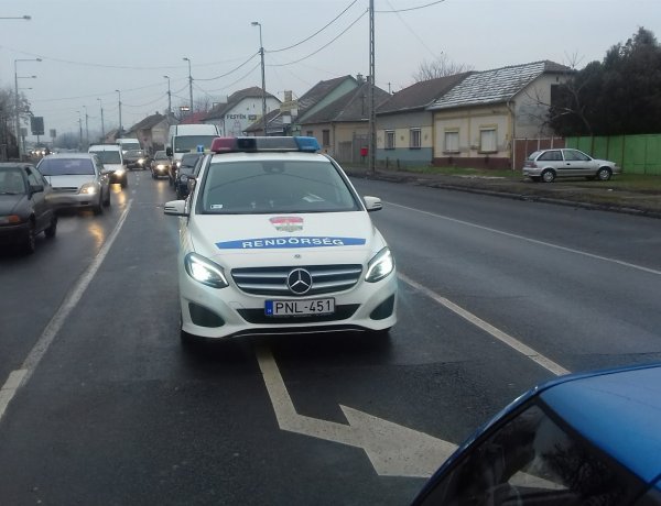 Friss! Baleset történt az Orosi út bevezető szakaszán, kisebb torlódás várható