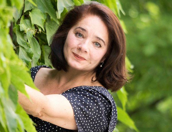 Tükre vagyok minden mosolyoknak – Pregitzer Fruzsina önálló estje a Művész Stúdióban