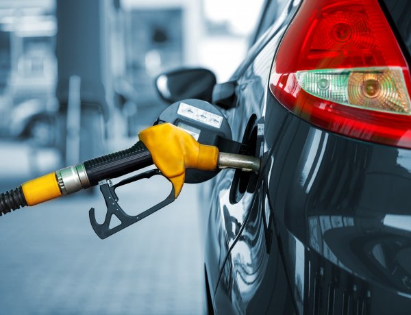 Így változnak péntektől az üzemanyagárak – Részletekért kattintson!