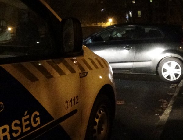 Parkoló autónak ütközött, majd elhajtott a helyszínről – Szemtanúk jelentették 