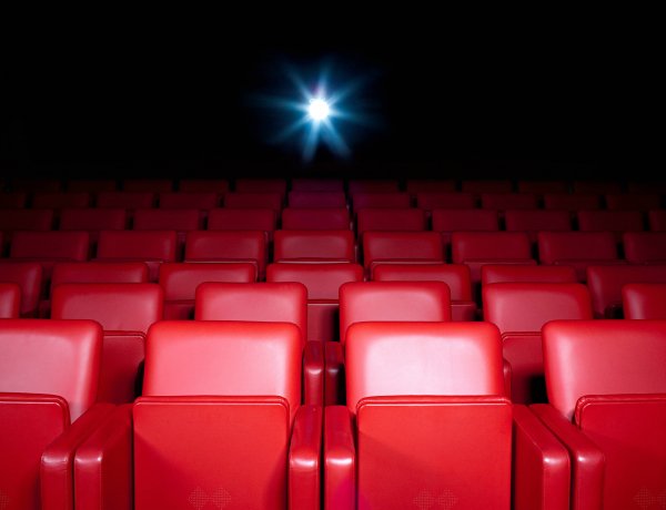 Jégvarázs 2., Kisasszonyok és Sötét vizeken februárban a Krúdy Moziban!