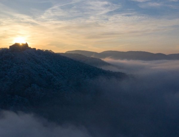 Nem üveggömbből jósolnak a meteorológusok – Hogyan készül egy időjárásjelentés?