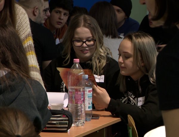 Bemutató a Zrínyiben – Egyedülálló oktatóprogram fejleszti a fiatalok kreativitását