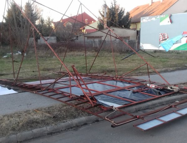 Viharos szél – Több mint negyven esethez vonultak a megye tűzoltói