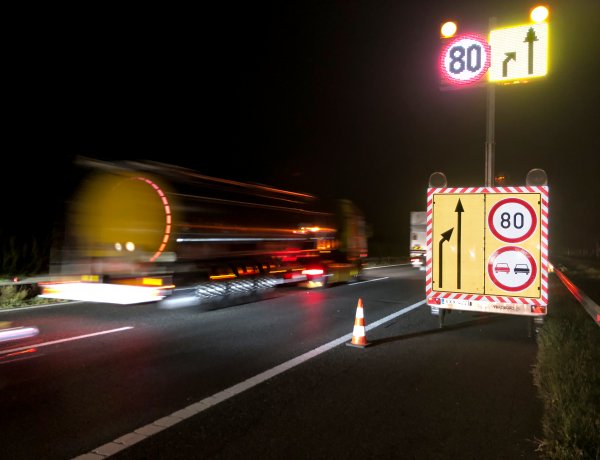 Növeli az éjszakai munkavégzés volumenét a Magyar Közút a gyorsforgalmi utakon
