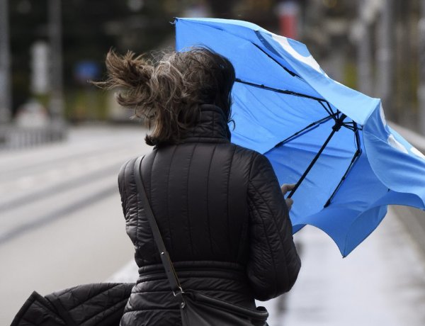 Óvatosságra int a katasztrófavédelem az erős szél miatt, figyelmeztetést adtak ki