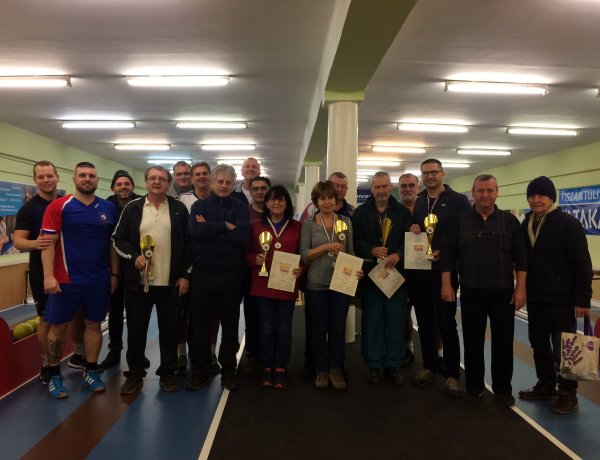 Farsangi teke kupa - dőltek a bábuk a Városi Stadionban rendezett versenyen