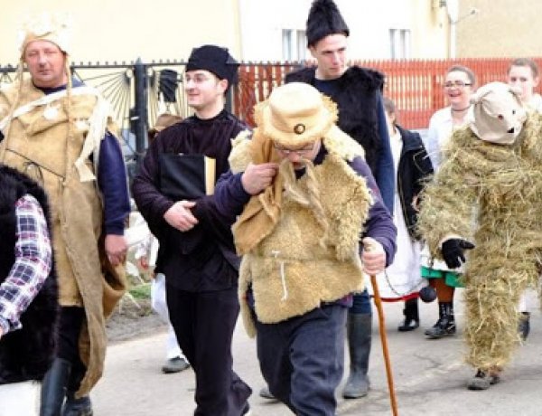 Szatmári Farsang és Motívumok kiállítás a Sóstói Múzeumfaluban 