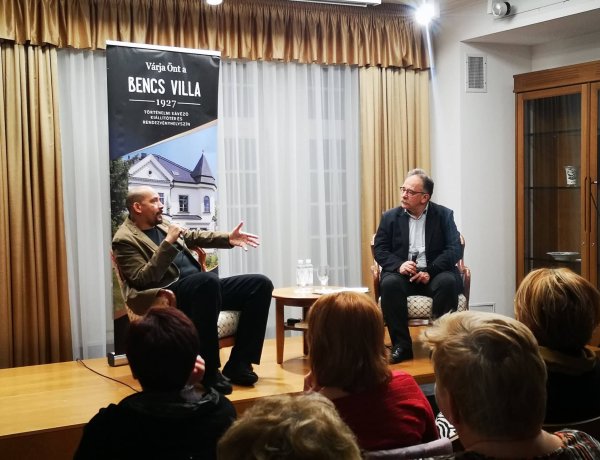 A csúcson és a mélyponton – Kálid Artúr volt a Bencs Villa vendége