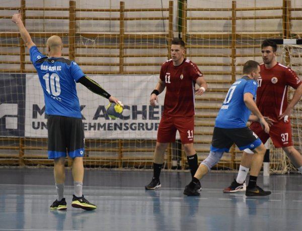 Fontos egy pont idegenből - Döntetlennel kezdték a szezont  a kézisek