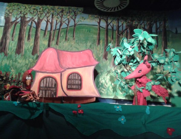 Dr. RaVaszil és Makacska kakaska - folytatódnak a Burattino Bábszínház előadásai