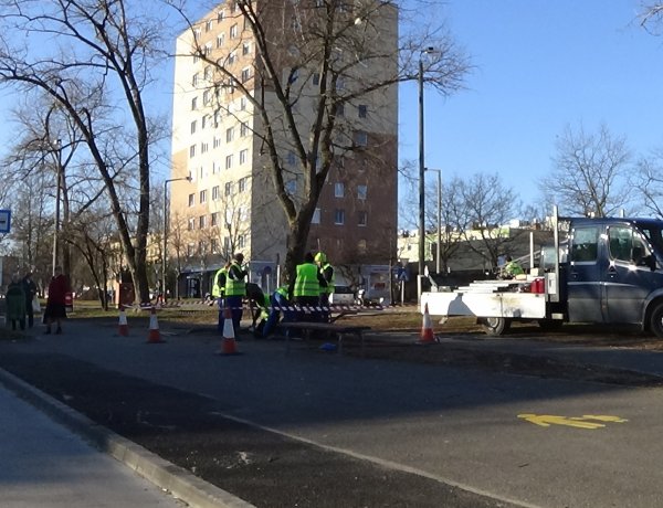 A város több pontján is megújulnak a buszmegállók – A Korányin is!