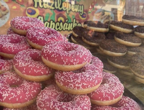 Nem csak disznóból készült ételek, de édességek is várják a múzeumfaluban!